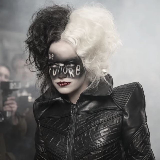 I'm so pleased that Cruella won the Oscar for costume design. Not only my fave costumed film of the year, but my fave of the last several years. Well deserved by Jenny Beavan.⁠
.⁠
.⁠
.⁠
⁠
⁠
.⁠
.⁠
.⁠
⁠
⁠
#moviereview #filmrecommendation #movierecomendation #movierecommendation #movieclub #letterboxd #filmcritic #moviecritic #movierating #movieblogger #moviefanatic #cinematime #movieblog #goodmovies #cinemaaddict #cinephilecommunity #instamovie #costumedesign #cruella #jennybeavan